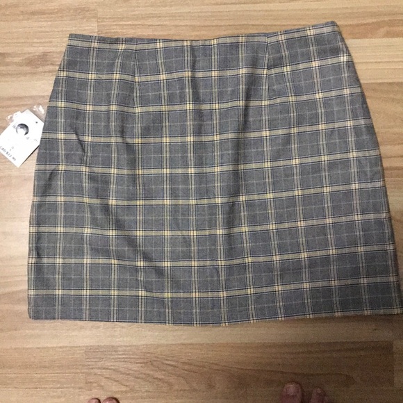 Button down plaid skirt - Picture 3 of 5
